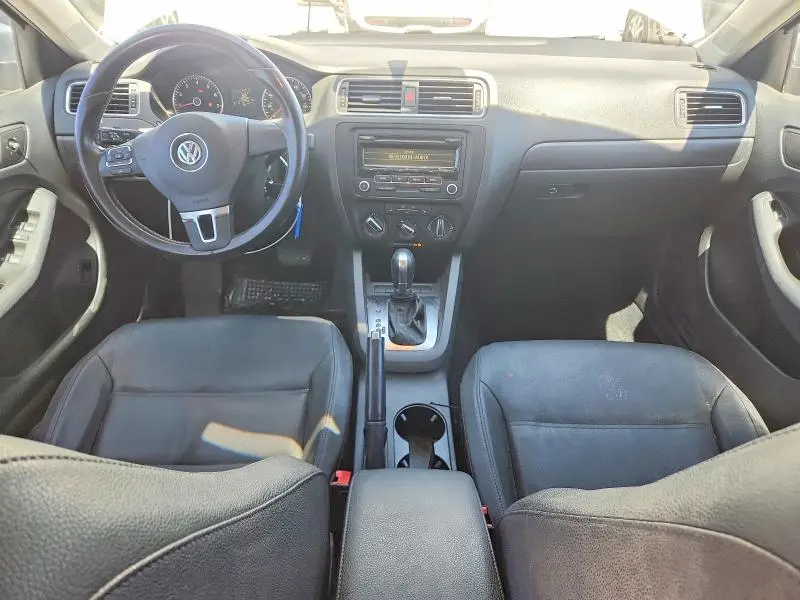 2012 VOLKSWAGEN JETTA SE  