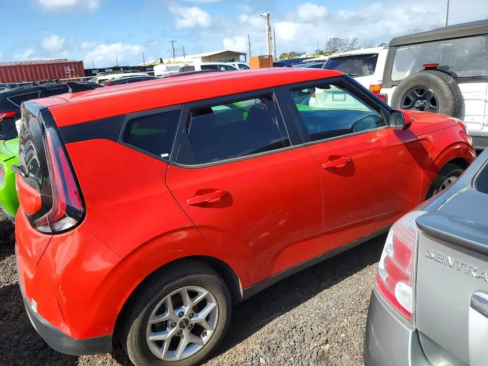 2025 KIA SOUL LX  