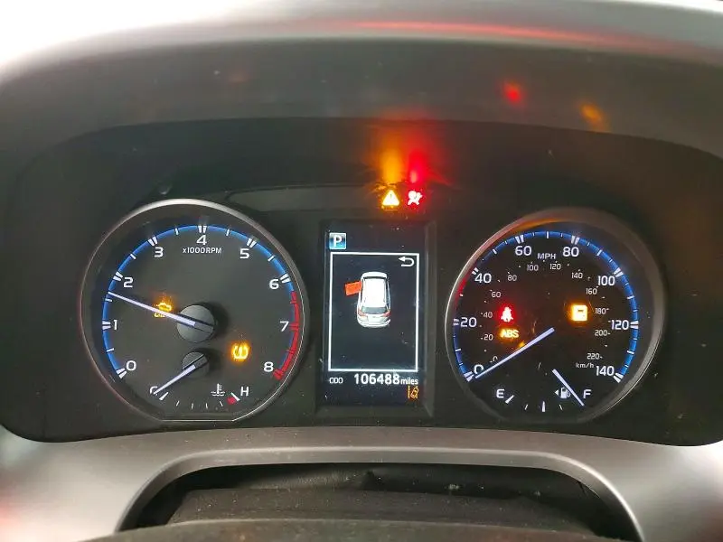 2018 TOYOTA RAV4 LE  