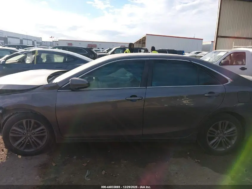 2016 TOYOTA CAMRY SE