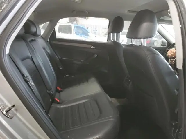 2014 VOLKSWAGEN PASSAT SE  