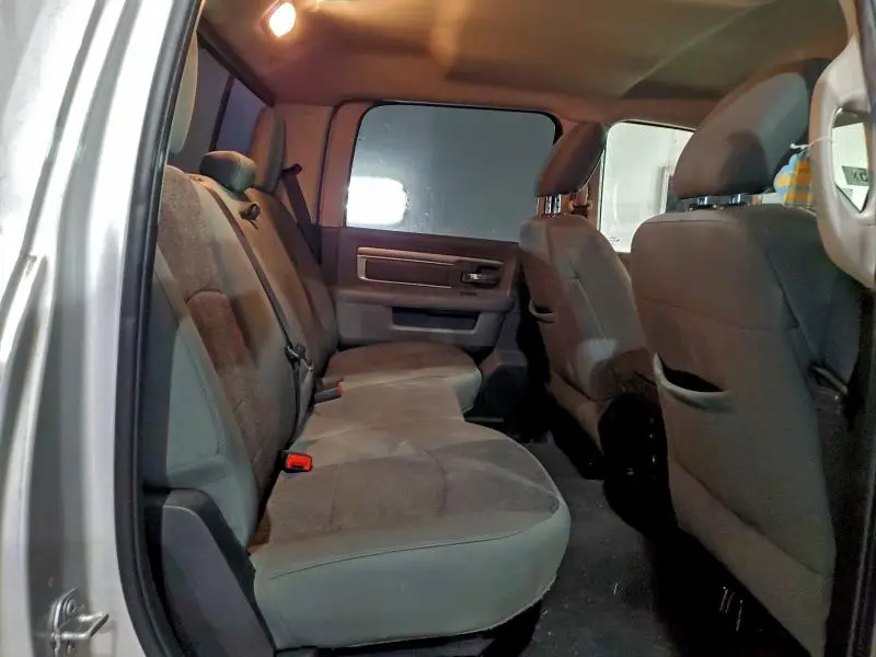 2017 RAM 1500 SLT  