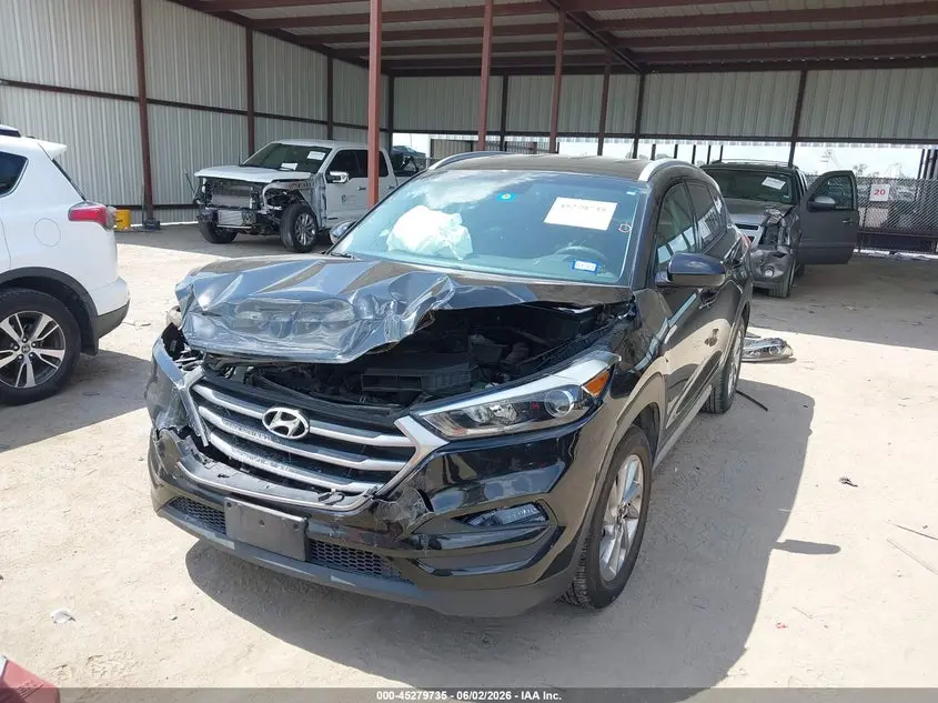 2017 HYUNDAI TUCSON SE