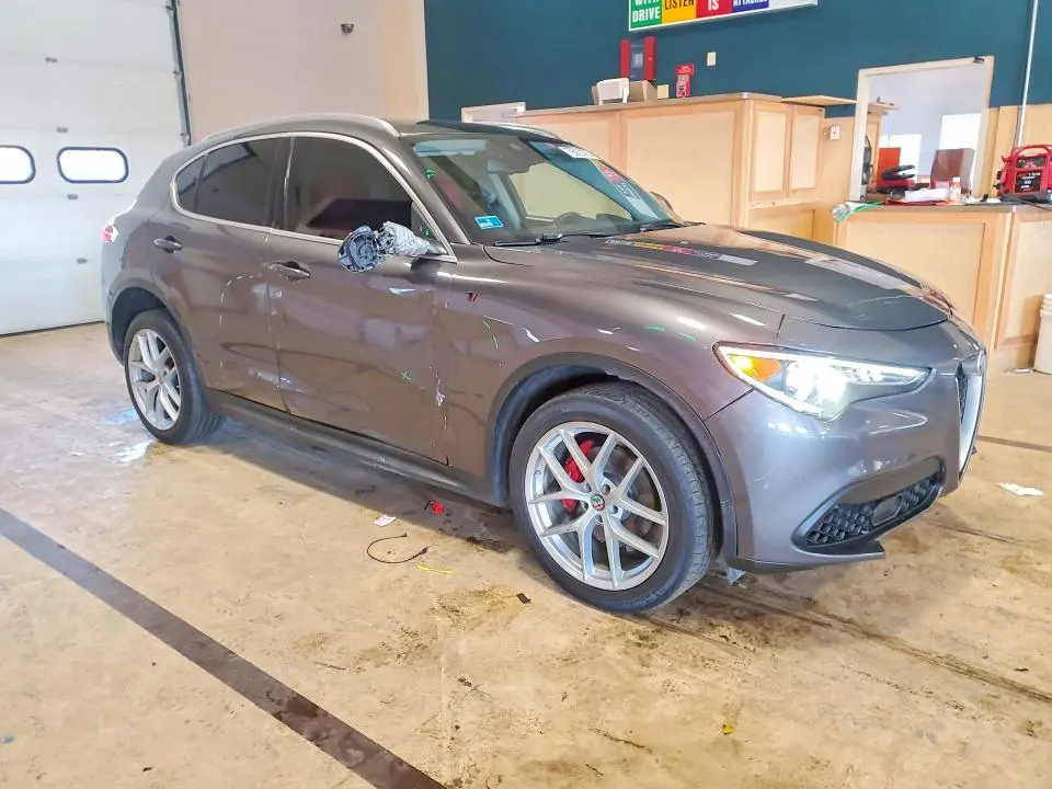 2018 ALFA ROMEO STELVIO TI  