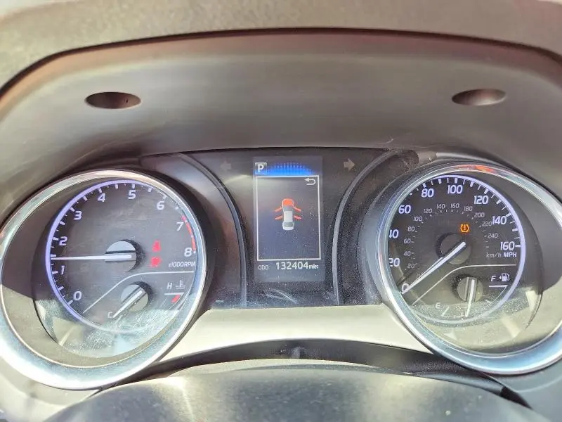 2019 TOYOTA CAMRY SE  