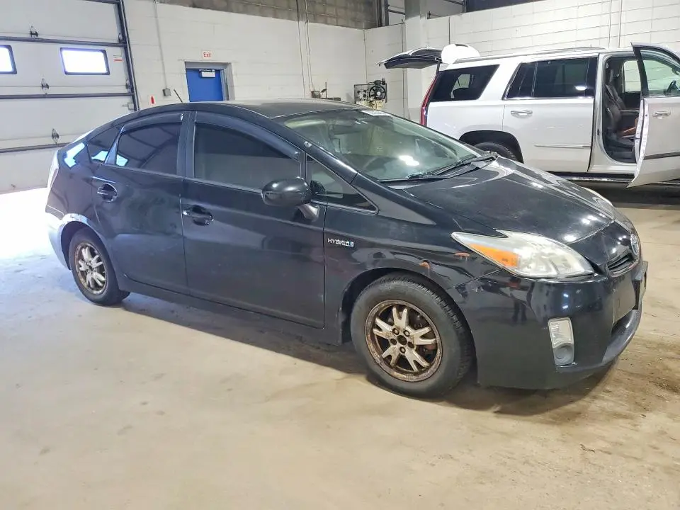 2010 TOYOTA PRIUS III  