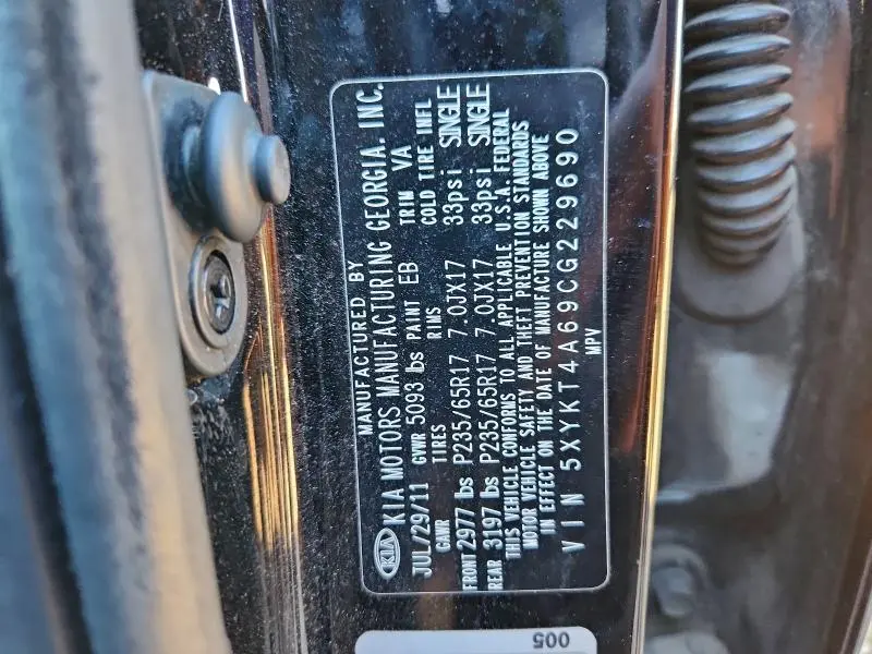 2012 KIA SORENTO BASE  