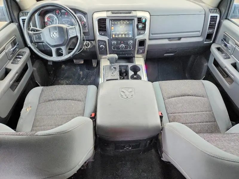 2013 RAM 1500 SLT  