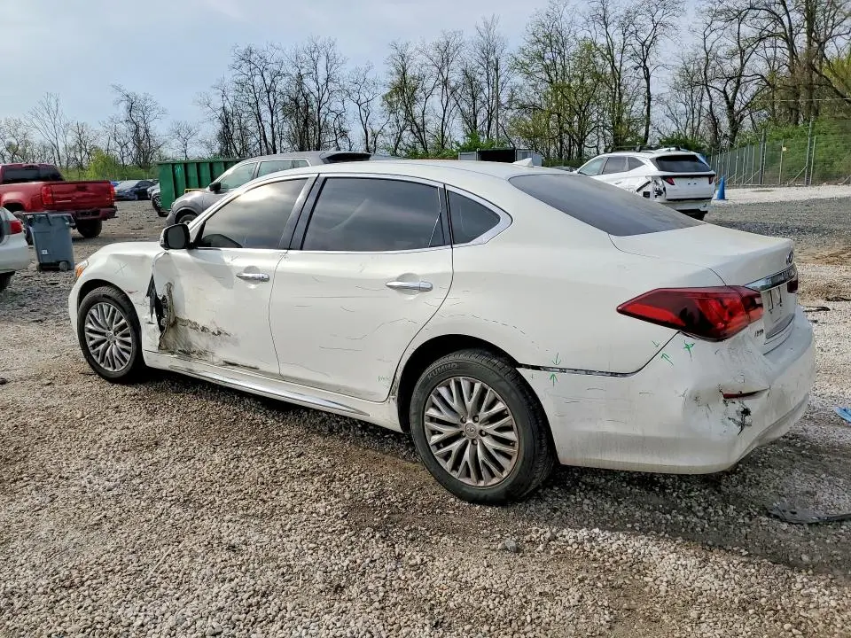 2015 INFINITI Q70L 3.7  