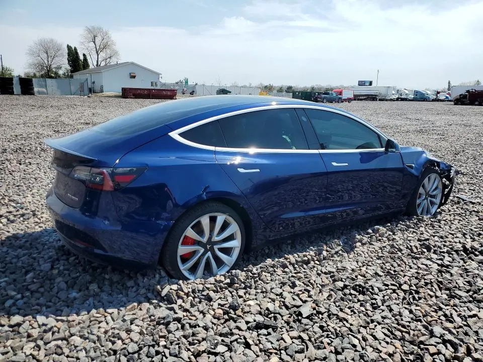 2018 TESLA MODEL 3   