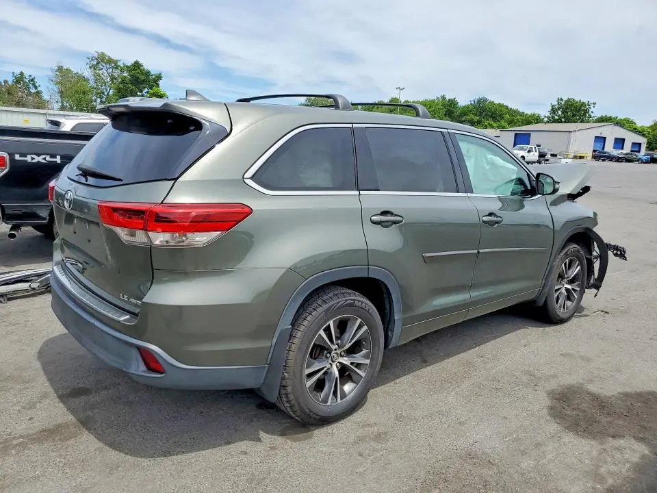 2017 TOYOTA HIGHLANDER LE PLUS  