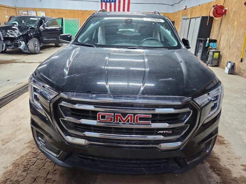 2024 GMC TERRAIN AT4  