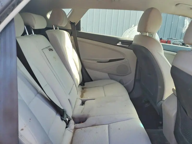 2019 HYUNDAI TUCSON SE  