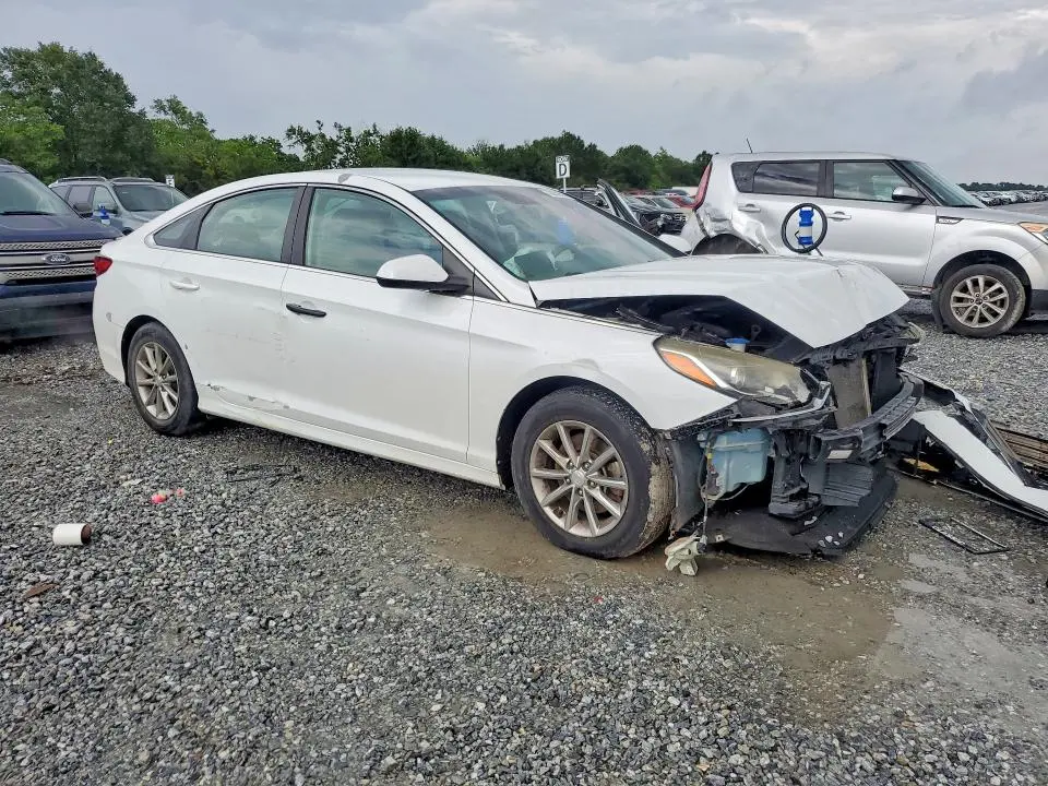 2018 HYUNDAI SONATA SE  