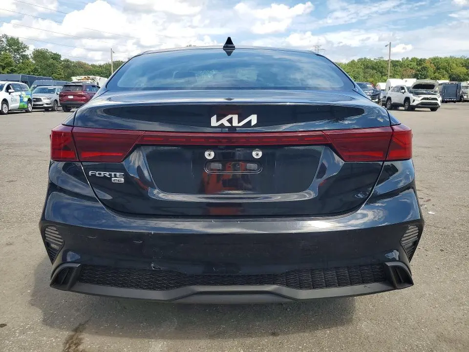 2022 KIA FORTE FE  
