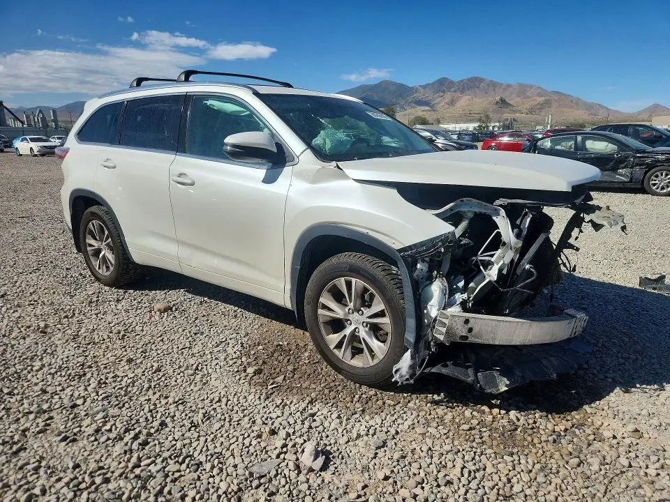 2014 TOYOTA HIGHLANDER XLE  