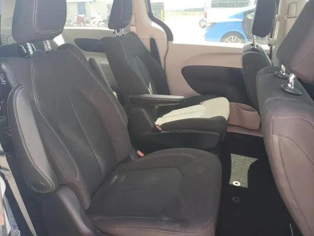 2020 CHRYSLER VOYAGER LX  