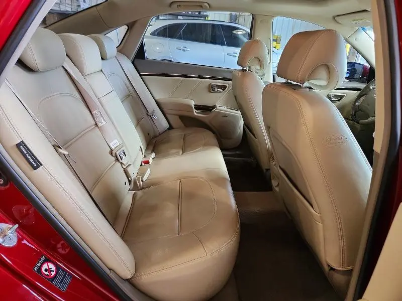 2011 HYUNDAI AZERA LIMITED  