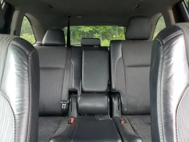 2015 TOYOTA HIGHLANDER LE  