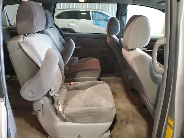 2010 TOYOTA SIENNA CE  