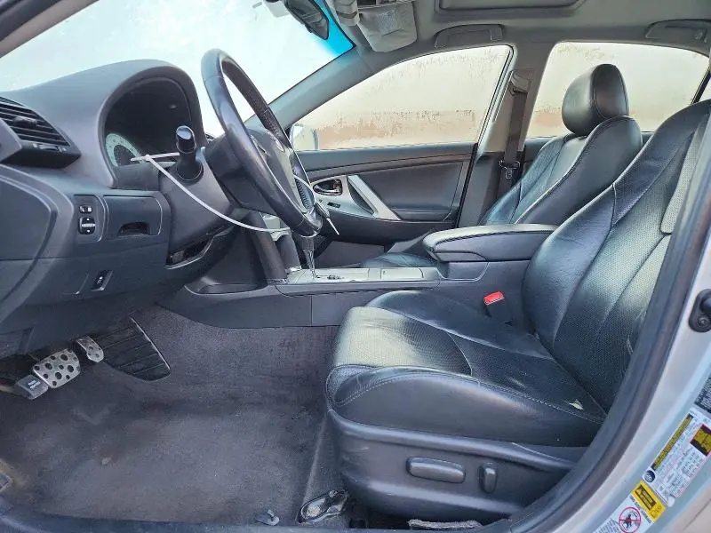 2011 TOYOTA CAMRY SE  