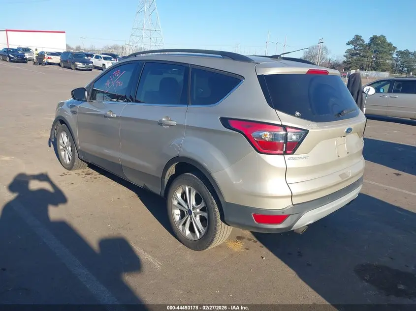 2017 FORD ESCAPE SE