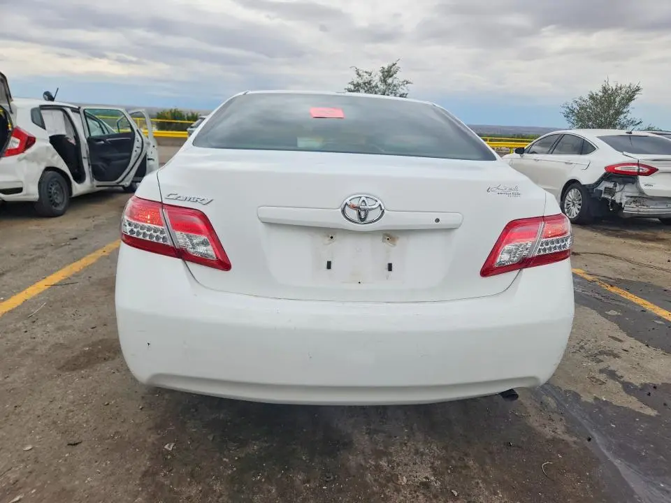 2011 TOYOTA CAMRY BASE  