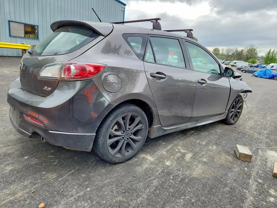 2010 MAZDA 3 S  