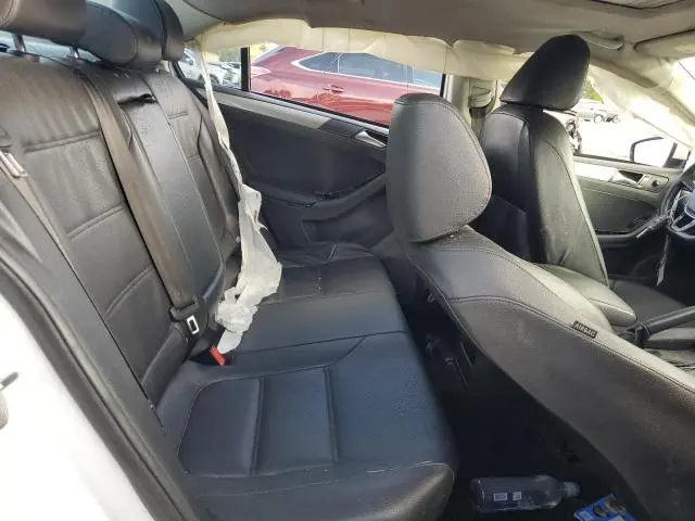 2017 VOLKSWAGEN JETTA SE  