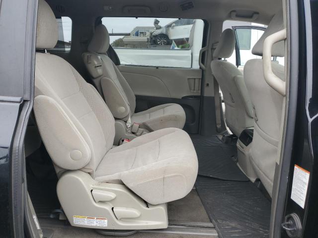 2017 TOYOTA SIENNA LE