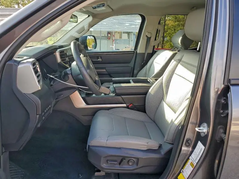 2024 TOYOTA TUNDRA CREWMAX SR  