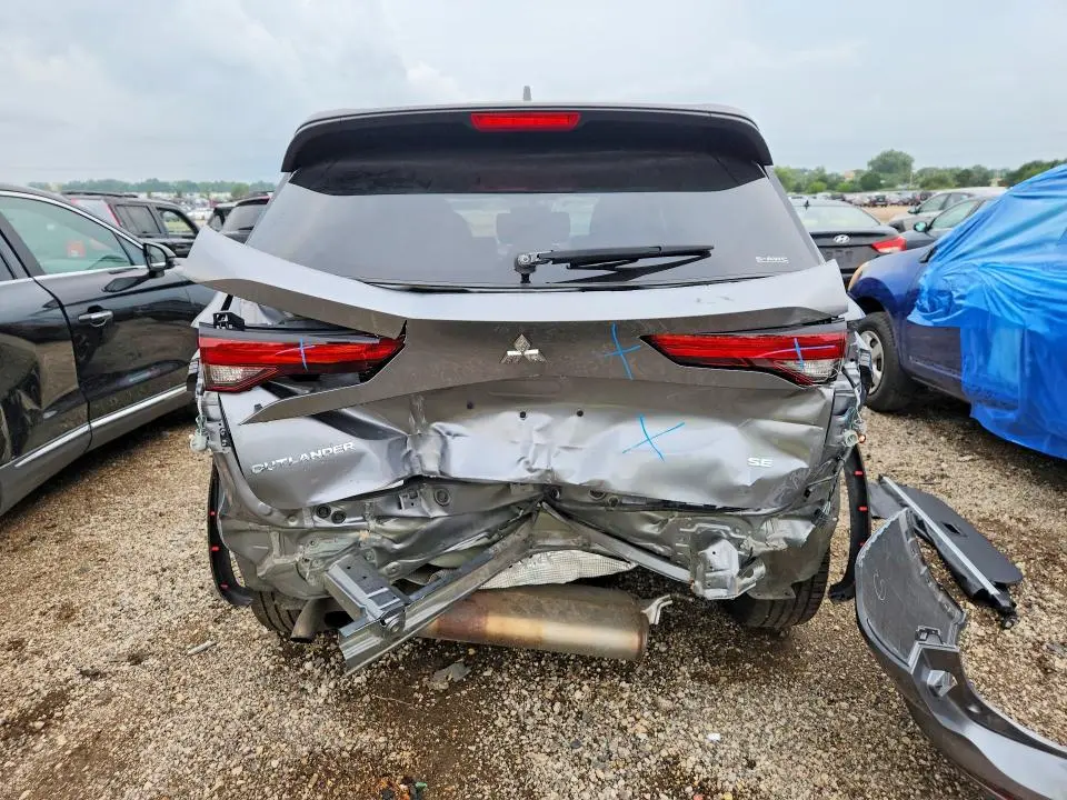 2024 MITSUBISHI OUTLANDER SE  