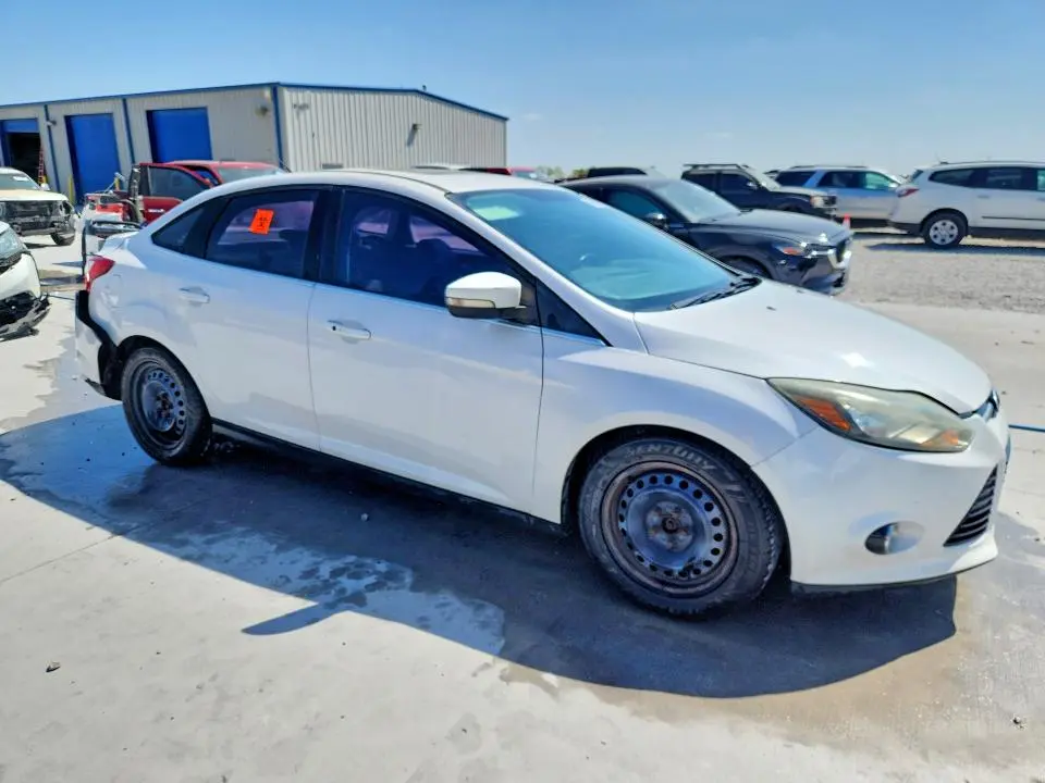 2012 FORD FOCUS TITANIUM  