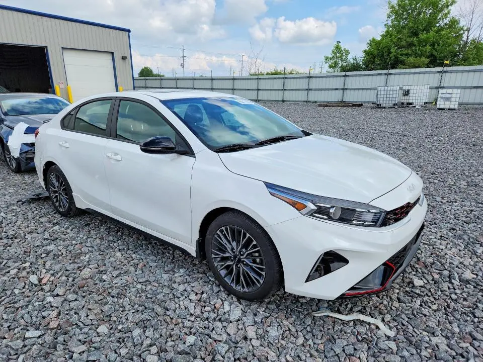 2024 KIA FORTE GT LINE  