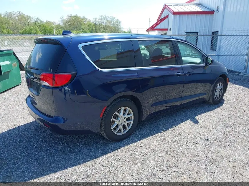 2020 CHRYSLER VOYAGER LX