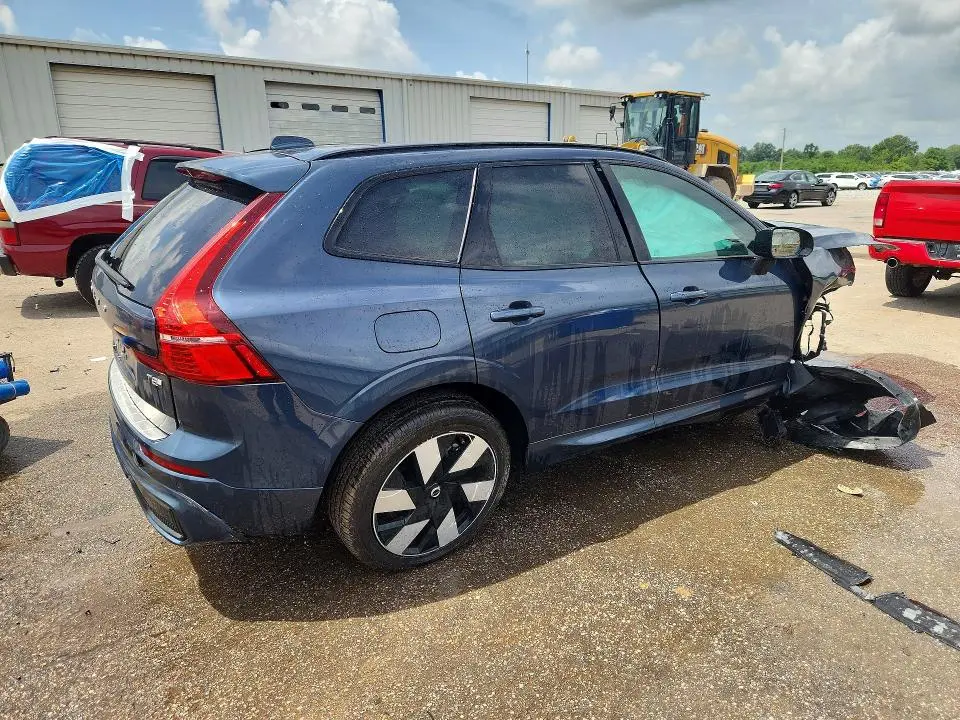 2025 VOLVO XC60 PLUS  