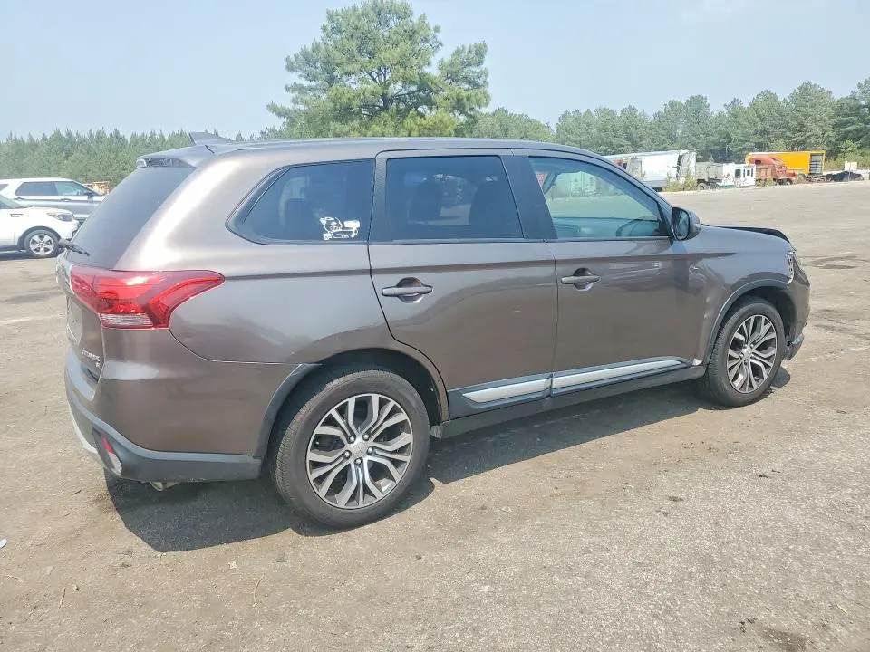 2017 MITSUBISHI OUTLANDER SE  