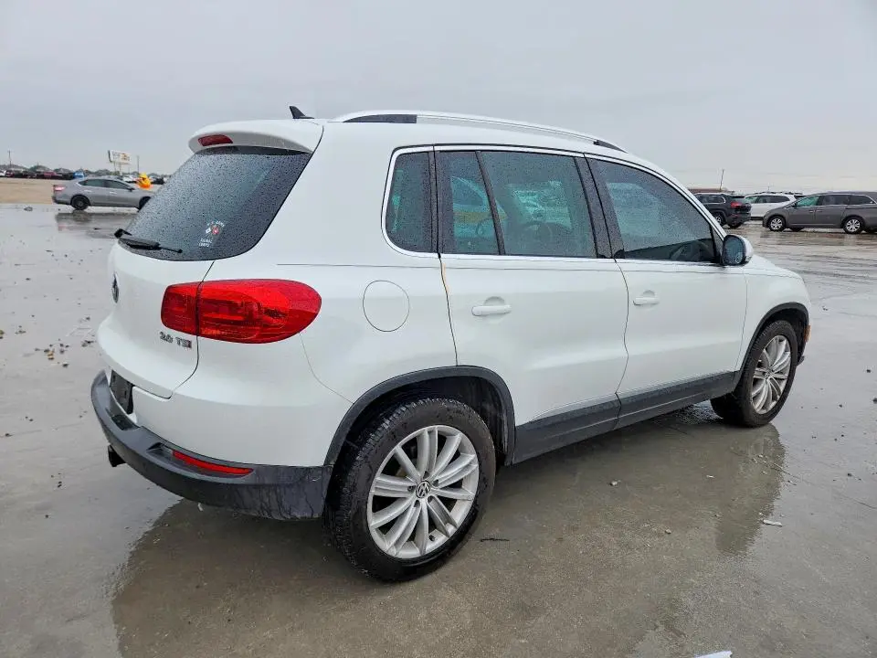 2015 VOLKSWAGEN TIGUAN S  