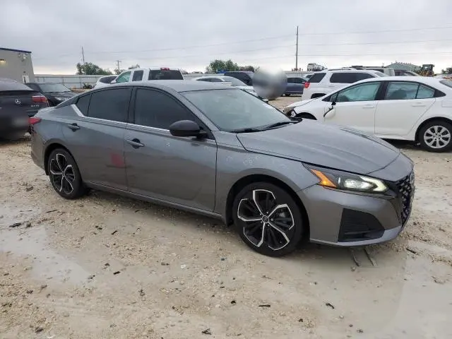 2023 NISSAN ALTIMA SR  