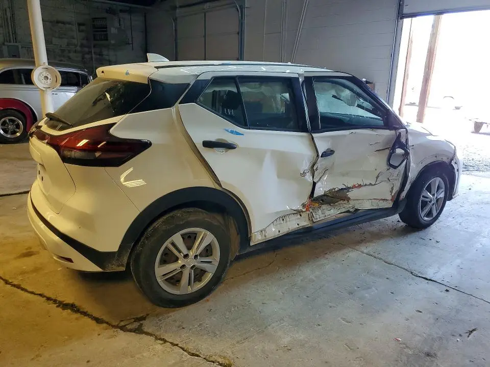 2023 NISSAN KICKS S  