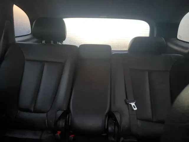 2010 HYUNDAI SANTA FE SE  