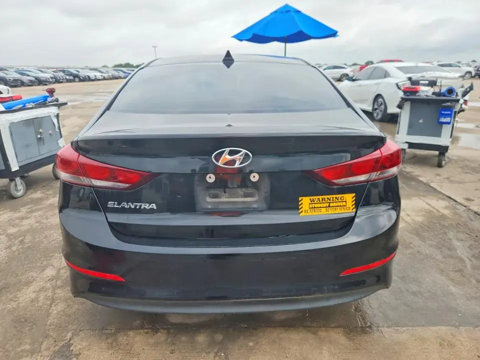 2017 HYUNDAI ELANTRA SE  