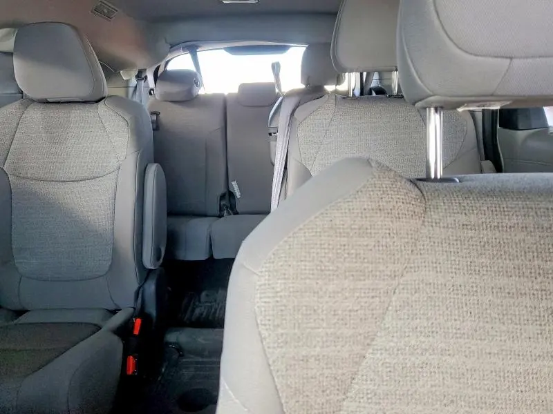 2021 TOYOTA SIENNA LE 8-PASSENGER  