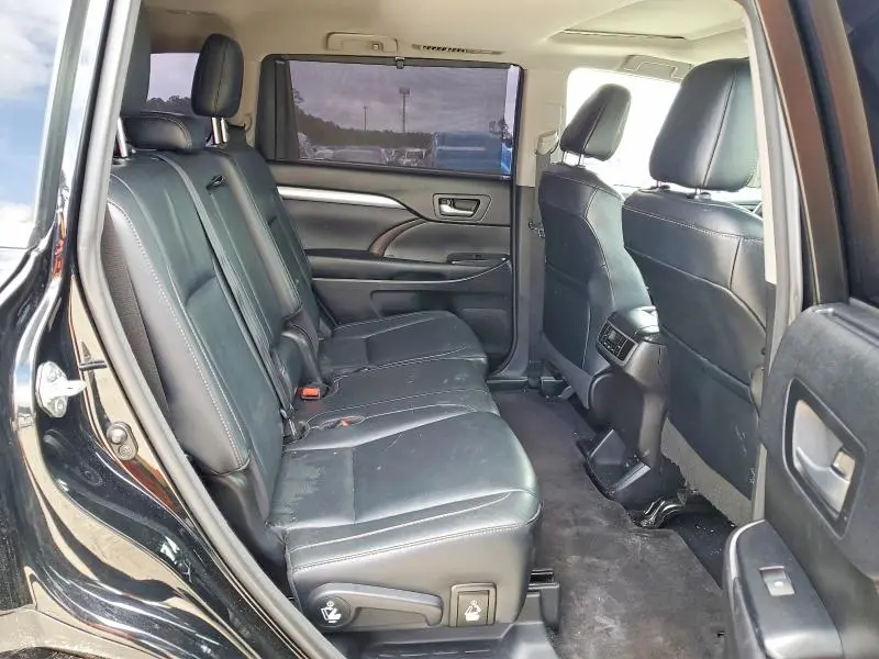 2017 TOYOTA HIGHLANDER XLE  