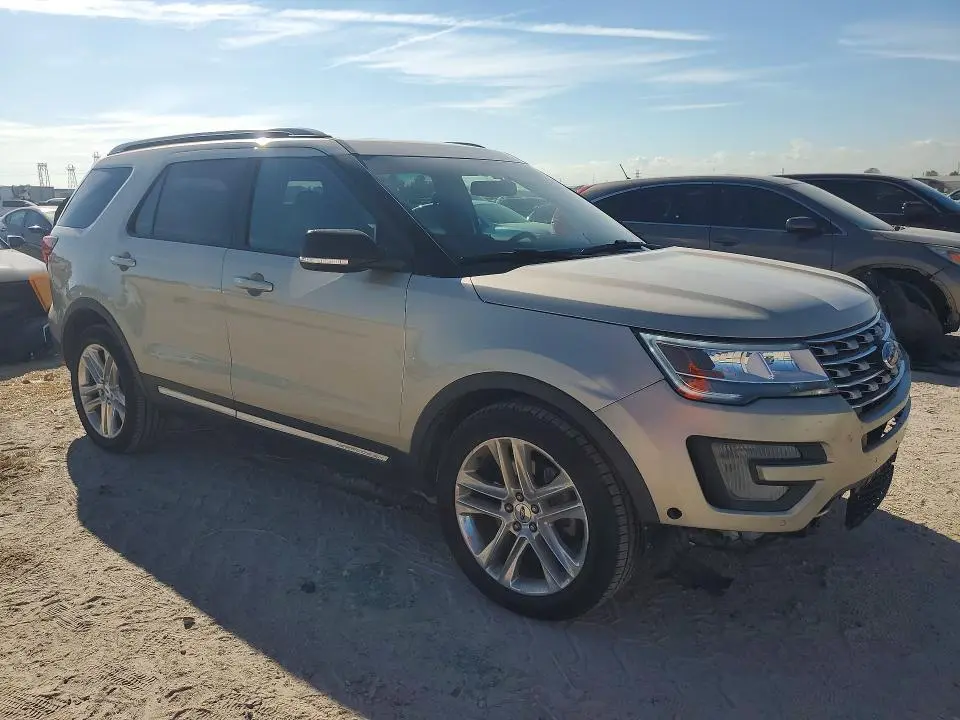 2017 FORD EXPLORER XLT  