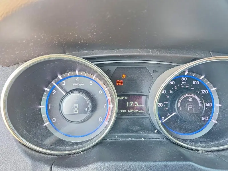 2011 HYUNDAI SONATA SE  