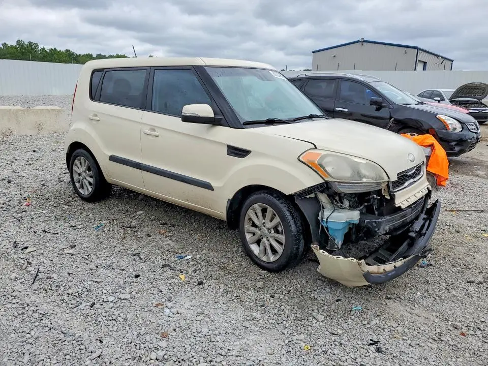 2013 KIA SOUL +  