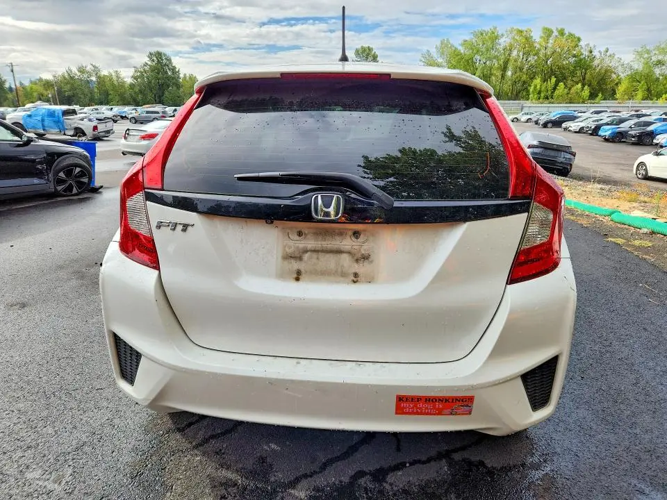 2016 HONDA FIT LX  