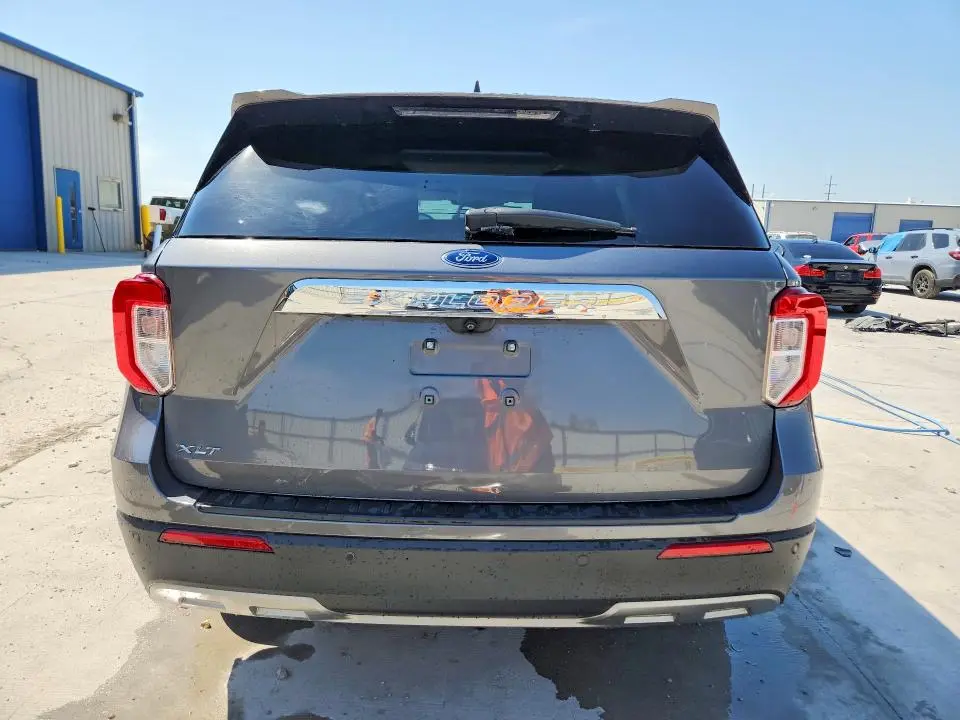 2021 FORD EXPLORER XLT  