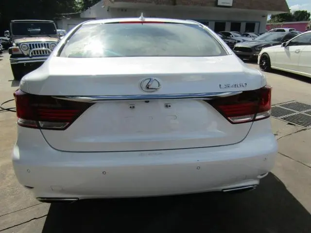 2017 LEXUS LS 460  